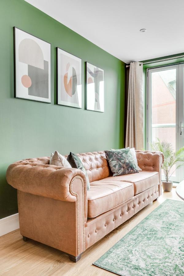 Staines-upon-Thames Executive 2 Bedroom Apt City Centre Free Pkg , Wifi By Tent Serviced Apartments מראה חיצוני תמונה